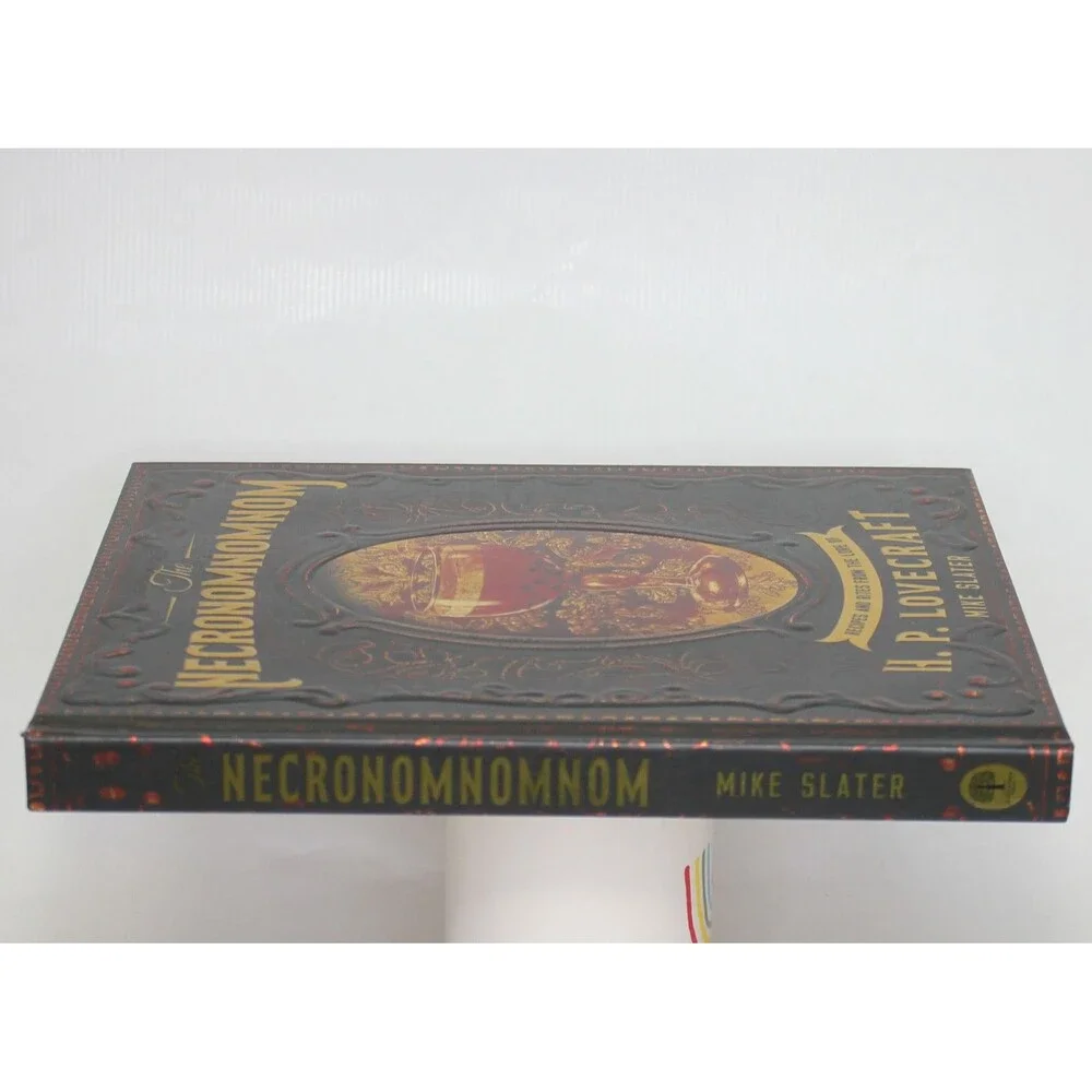 NECRONOMNOMNOM Recipes & Rites Lore H.P. Lovecraft Mike Slater 2019 HC Cookbook